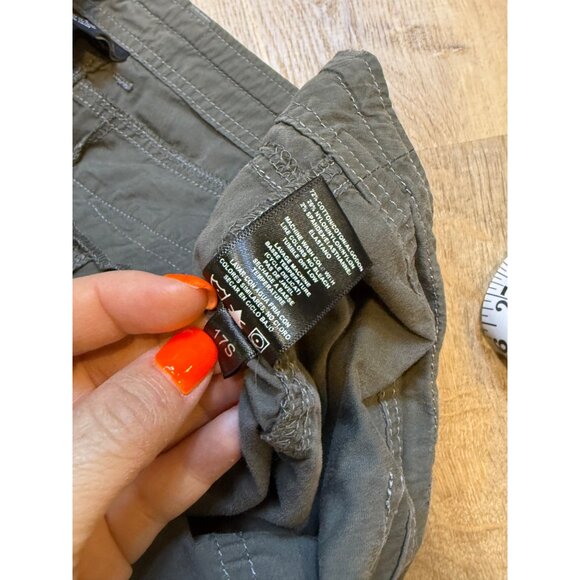 Kuhl Womens Olive Green Cargo Shorts Size 14 Lightweight - Picture 5 of 8